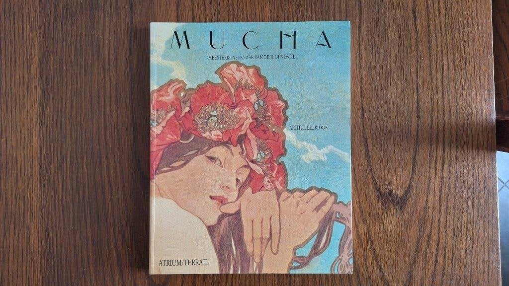 Mucha - HET overzicht van de werken van deze kunstenaar, Ophalen of Verzenden, Zo goed als nieuw