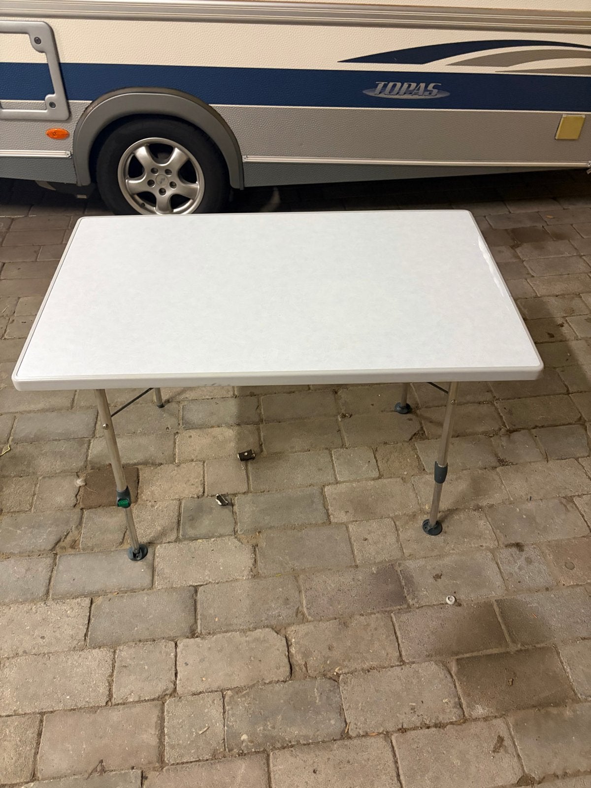 In hoogte verstelbare campingtafel 100x80 - mist dopje, Ophalen, Gebruikt, Campingtafel