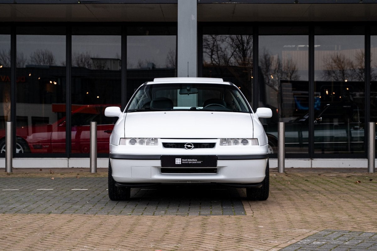 Opel Calibra 2.0i 16V (bj 1996), Auto's, Opel, Lederen bekleding, 136 pk, 4 stoelen, Leder