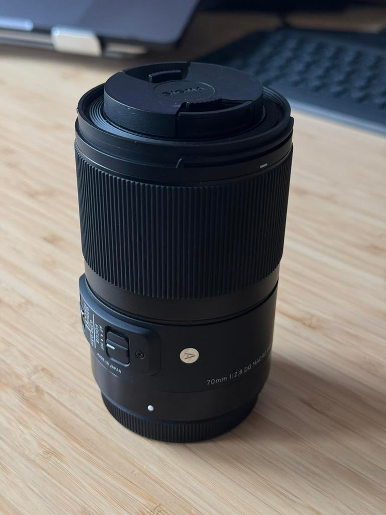 Sigma Art 70mm f/2.8 DG Macro - EF mount, Ophalen of Verzenden, Zo goed als nieuw, Macrolens