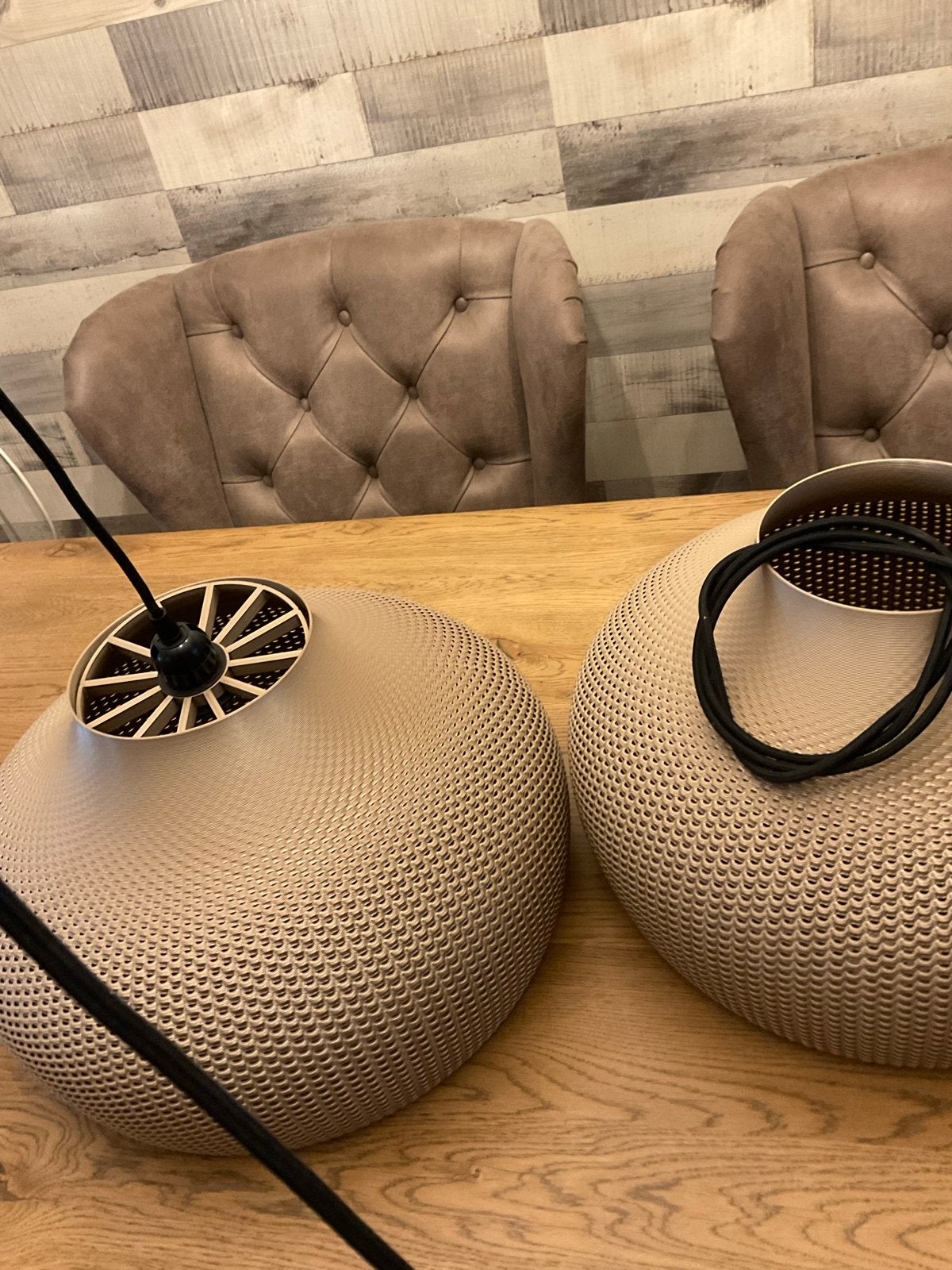 2 Nieuwe Hanglampen Brons/Goudkleurig per stuk 35,00, Huis en Inrichting, Ophalen, Nieuw, Kunststof, Hotelchic
