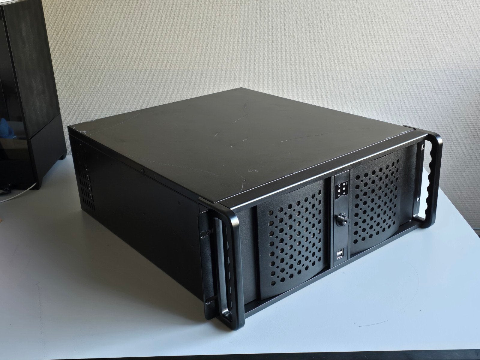 PC/Server // 19 inch Rack Case / i5 4460 / 8GB RAM, Ophalen, HDD, Met monitor, 8 GB