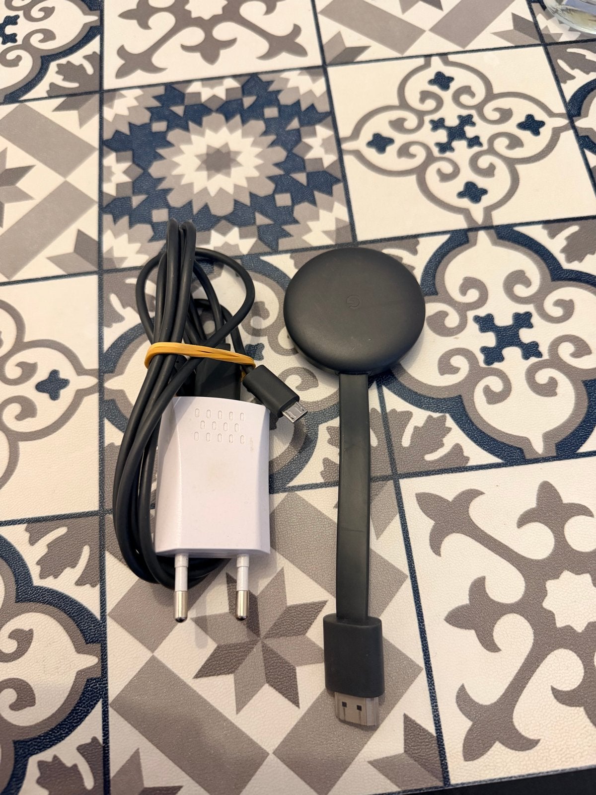 Google Chromecast 2 - Stream eenvoudig naar je TV, Ophalen, Gebruikt, HDMI, Zonder harde schijf