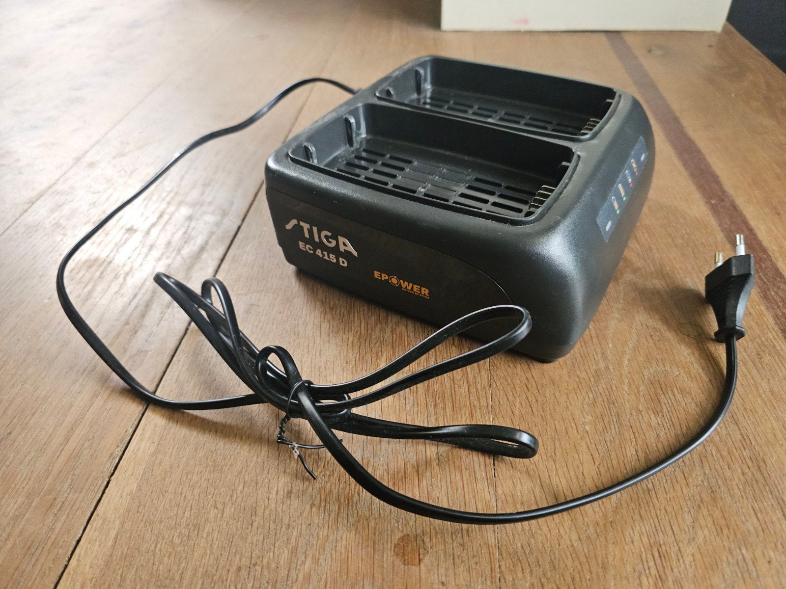 STIGA dubbele accu/ oplader EC 415 D, Ophalen, Zo goed als nieuw