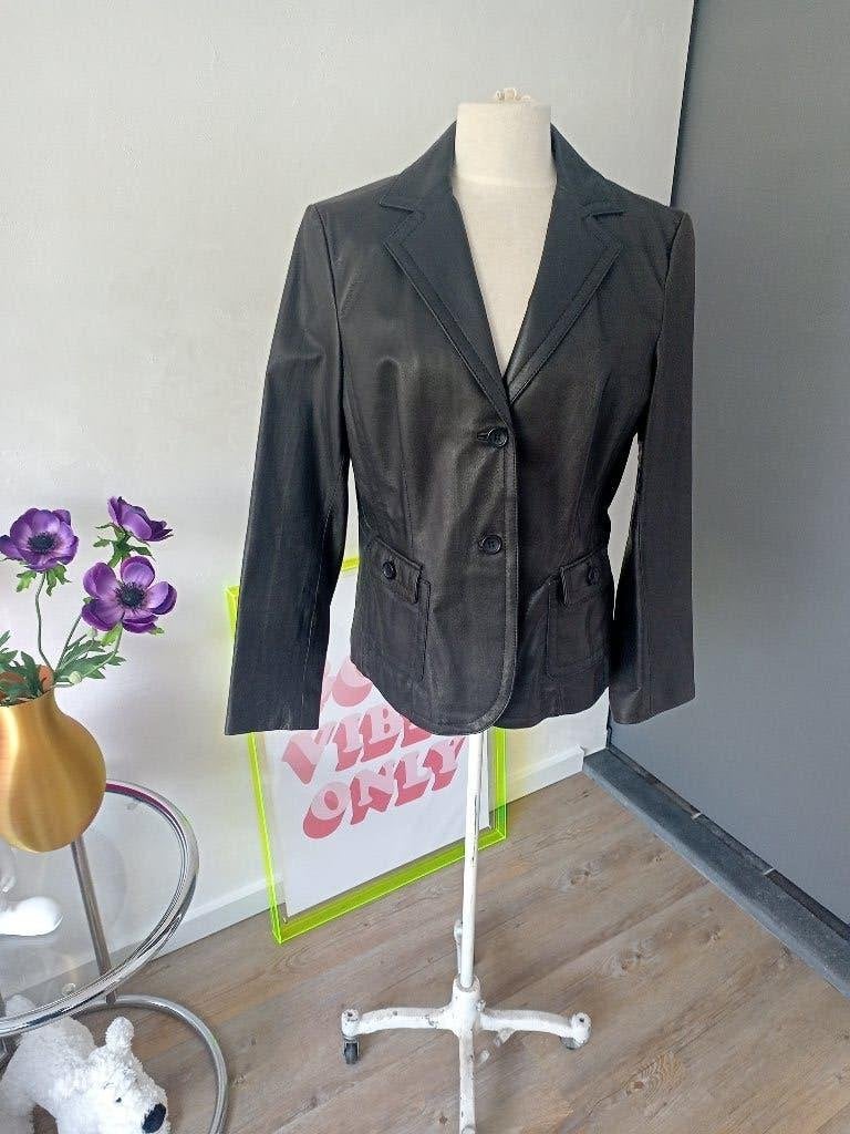 Donkerbruin leren jasje met gedragen look, Zwart, Maat 42/44 (L), Ophalen of Verzenden, Zo goed als nieuw