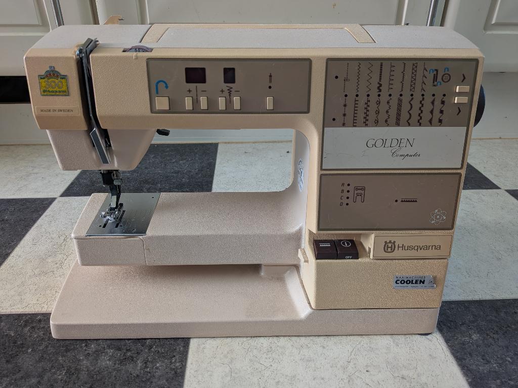 Naaimachine Husqvarna Golden Computer 300, Ophalen of Verzenden, Gebruikt, Naaimachine, Husqvarna