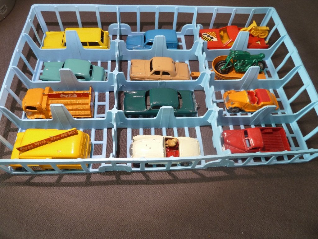 LESNEY   +    DUBLO DINKY TOYS   ( niet meer compleet), Ophalen of Verzenden, Zo goed als nieuw, Auto