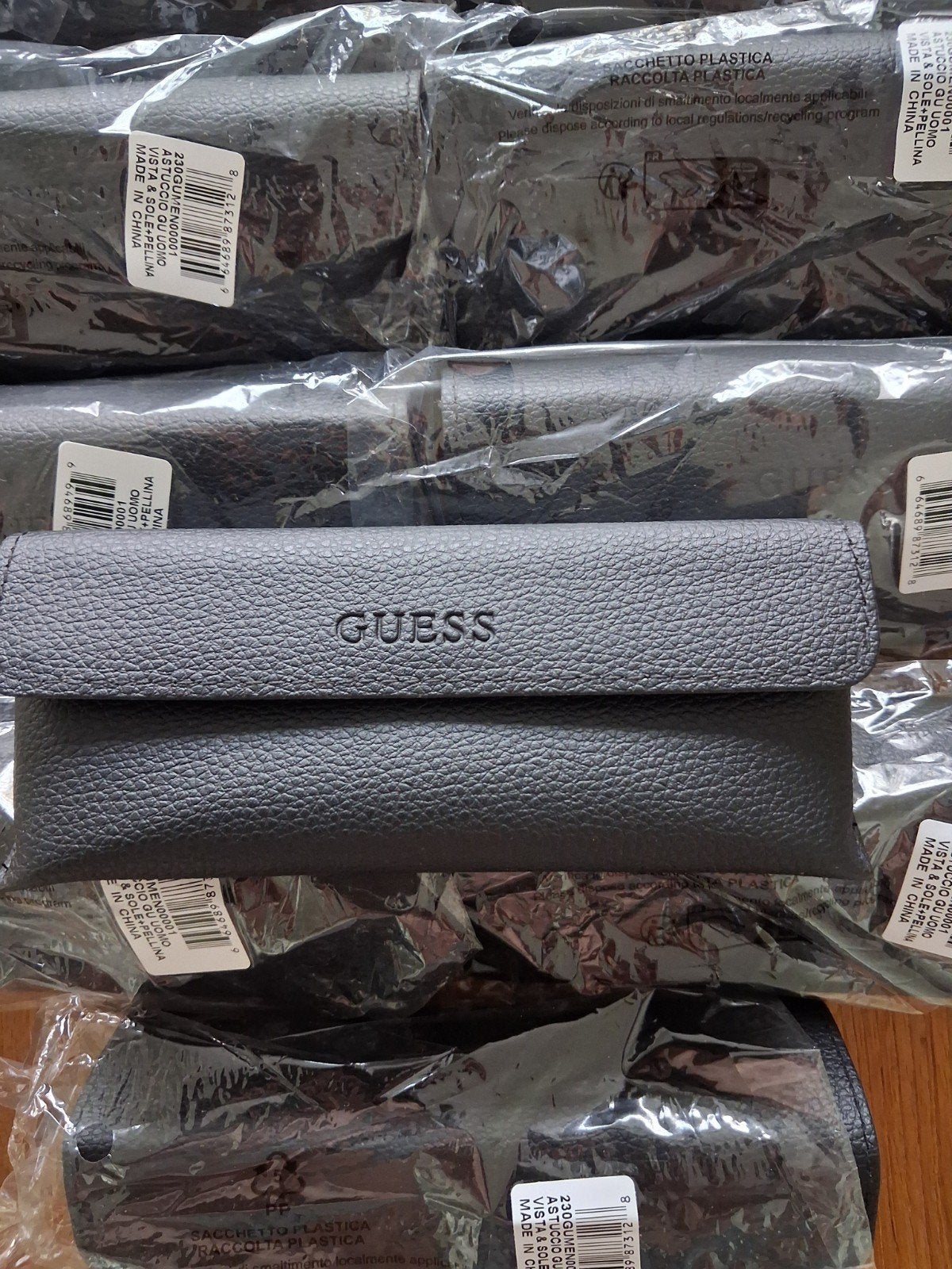 10x GUESS brillenkokers - Nieuw en origineel, Verzenden, Nieuw, Zwart, Overige merken