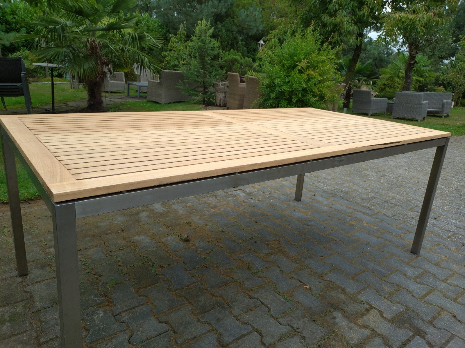 Mooie ruime tuintafel . 200 x 100. Hardhout -  RVS, Ophalen, Gebruikt, Rechthoekig, Rvs