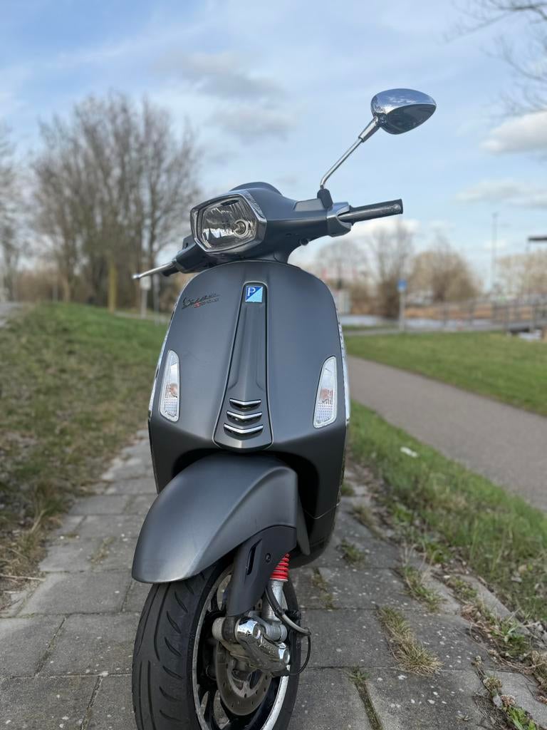 Vespa sprint 98XX KM (2015), Fietsen en Brommers, Scooters | Vespa, Ophalen, Vespa S, Zo goed als nieuw, Benzine