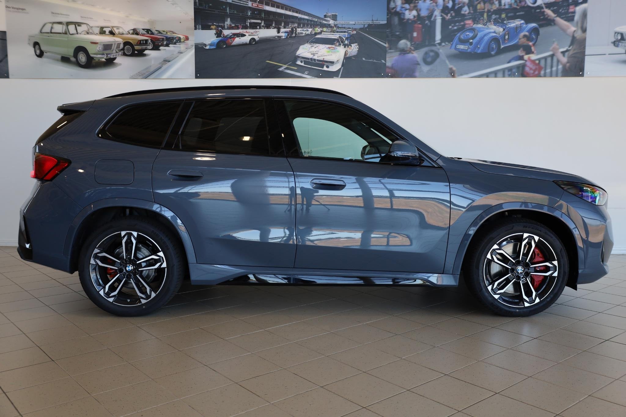 BMW iX1 eDrive20 | M Sport Pro | Panoramadak | Harman/Kardon, 514 km, Met garantie (alle), 204 pk, SUV of Terreinwagen