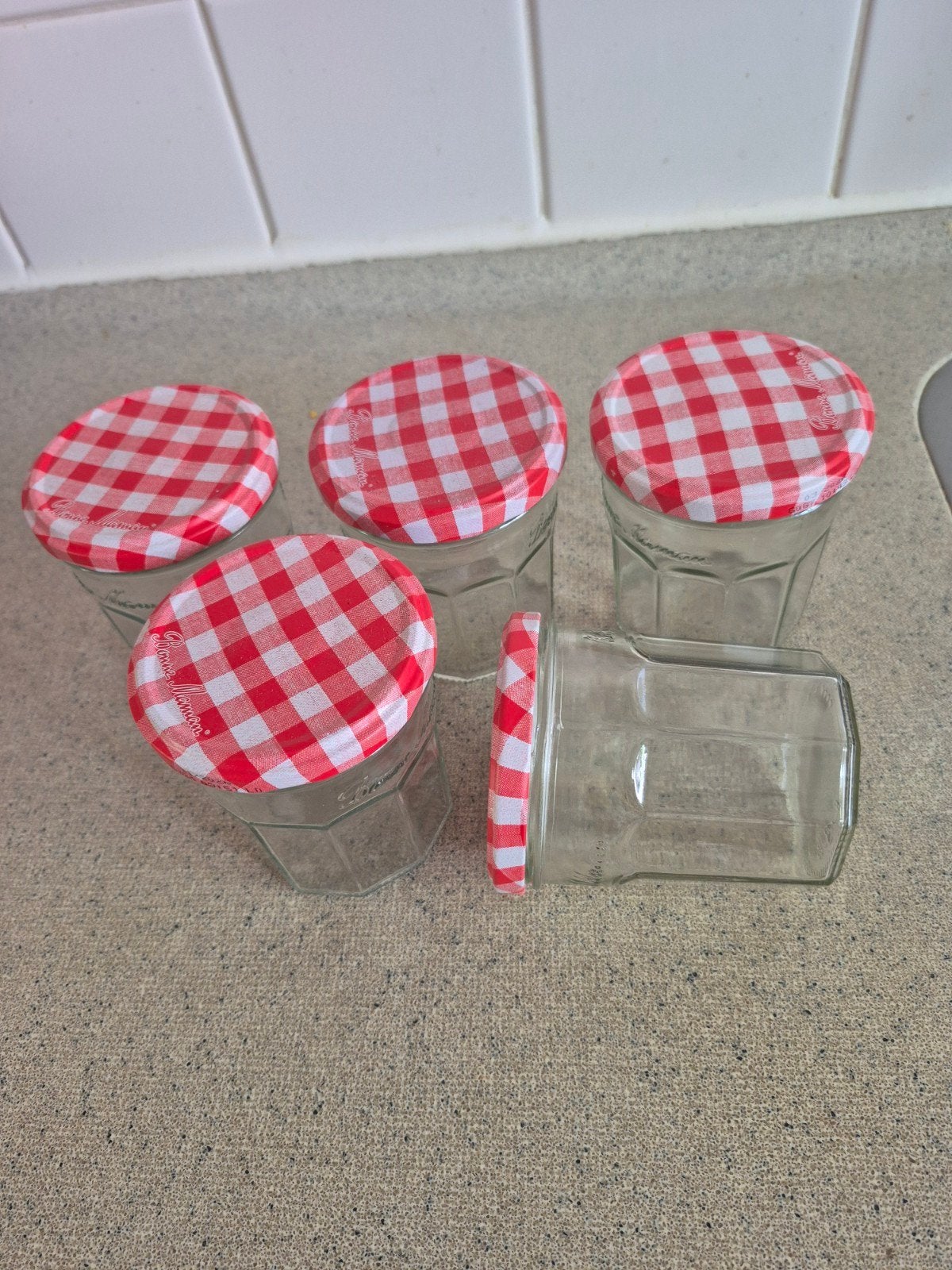 5 lege jampotjes en 6 potjes a sorti, Ophalen