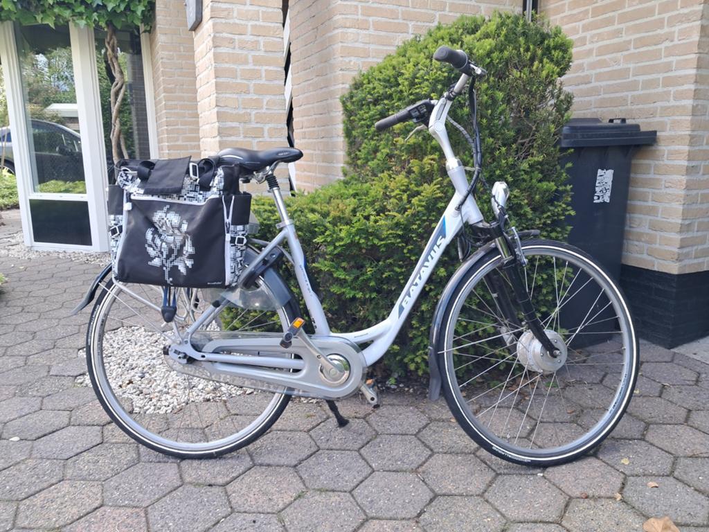 Batavus genova ebike, Fietsen en Brommers, Elektrische fietsen, Ophalen, Zo goed als nieuw, Batavus