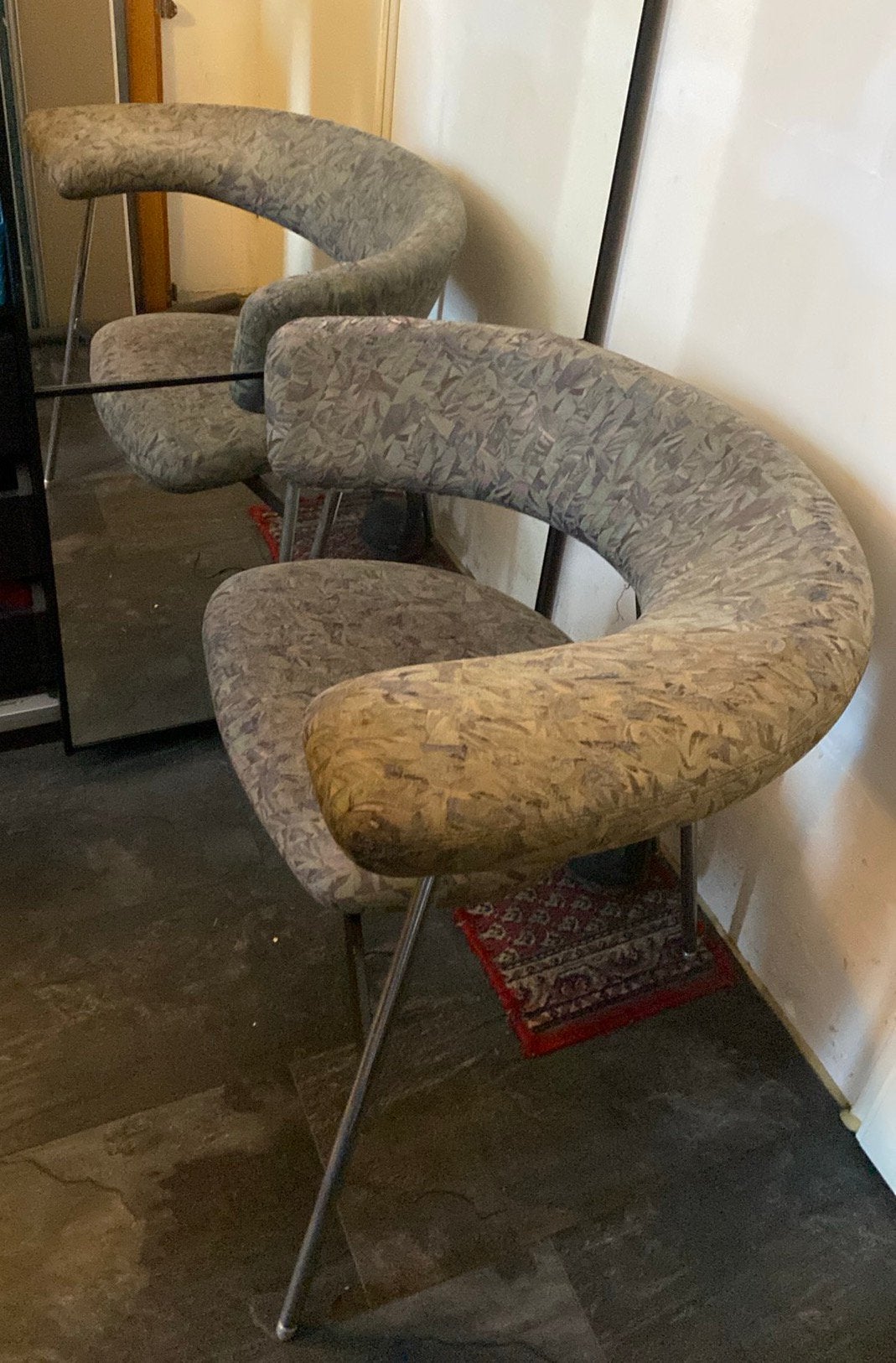 LeoLux Divi Divi 2 design asymmetrisch stoelen, Huis en Inrichting, Fauteuils, Gebruikt, Stof, 75 tot 100 cm, Minder dan 75 cm
