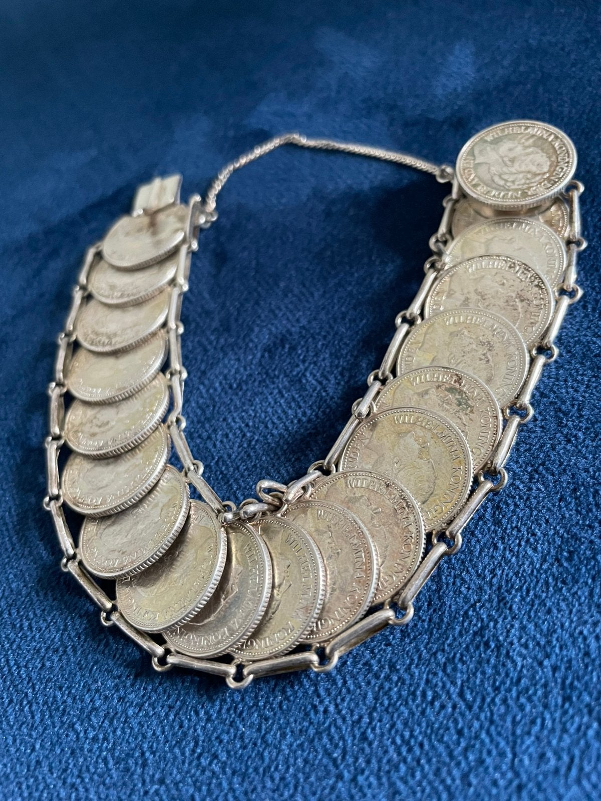 Zilveren verzetsarmband-19 kwartjes 1941 sluiting uitgezaagd, Ophalen of Verzenden, Zilver