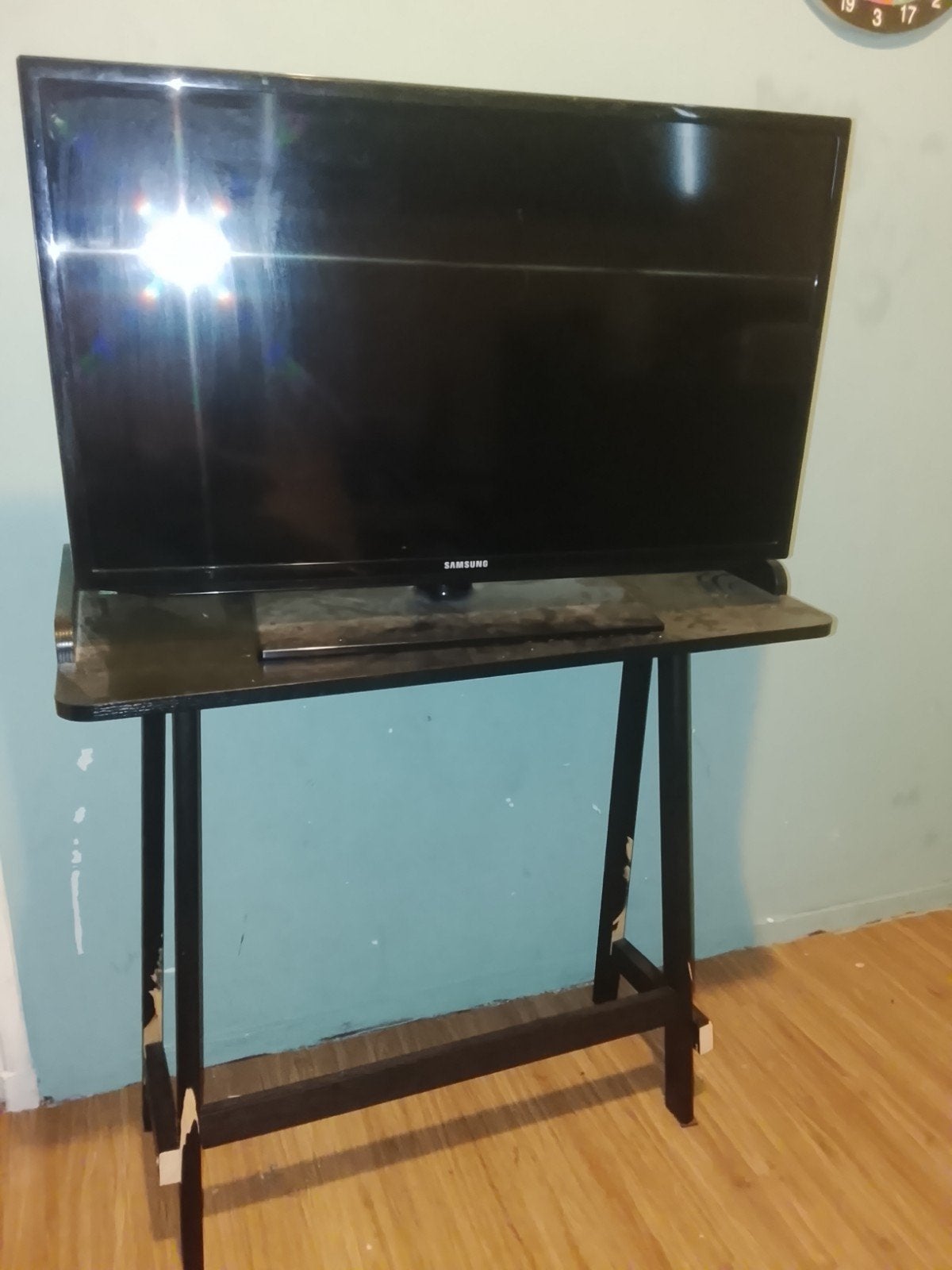 Twee Samsung TV's: één met afstandsbediening, één zonder, Ophalen of Verzenden