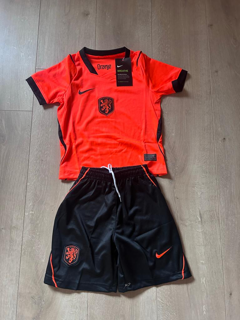 Oranje WK 2026 Voetbaltenue Maat 92/98, Kinderen en Baby's, Kinderkleding | Maat 98, Ophalen of Verzenden, Nieuw, Jongen of Meisje