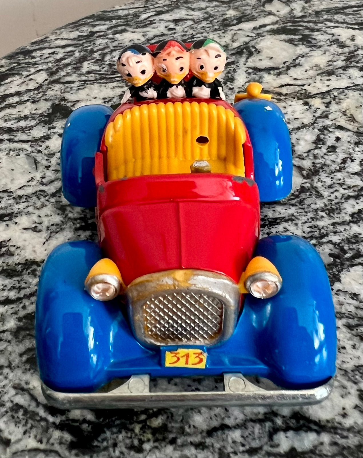 Politoys Disney No. 554 Paperino / Donald Duck's Auto 313, Verzamelen, Ophalen, Donald Duck, Gebruikt, Beeldje of Figuurtje