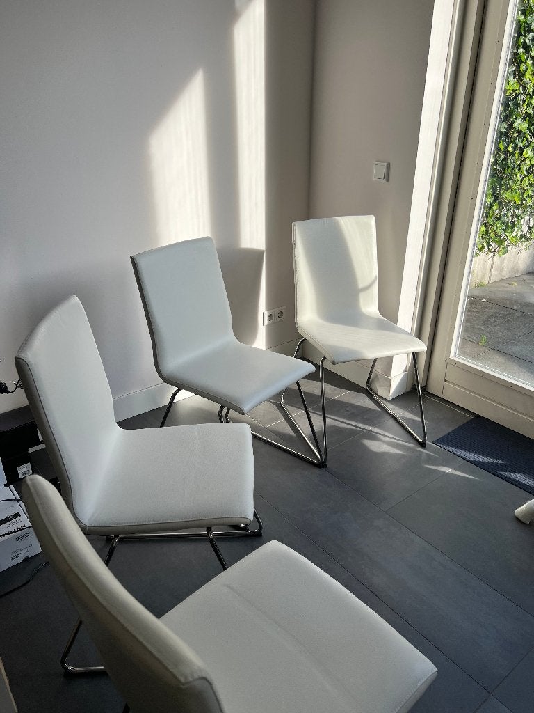 IKEA VOLFGANG Dining Chair, Huis en Inrichting, Ophalen, Zo goed als nieuw, Wit, Vier