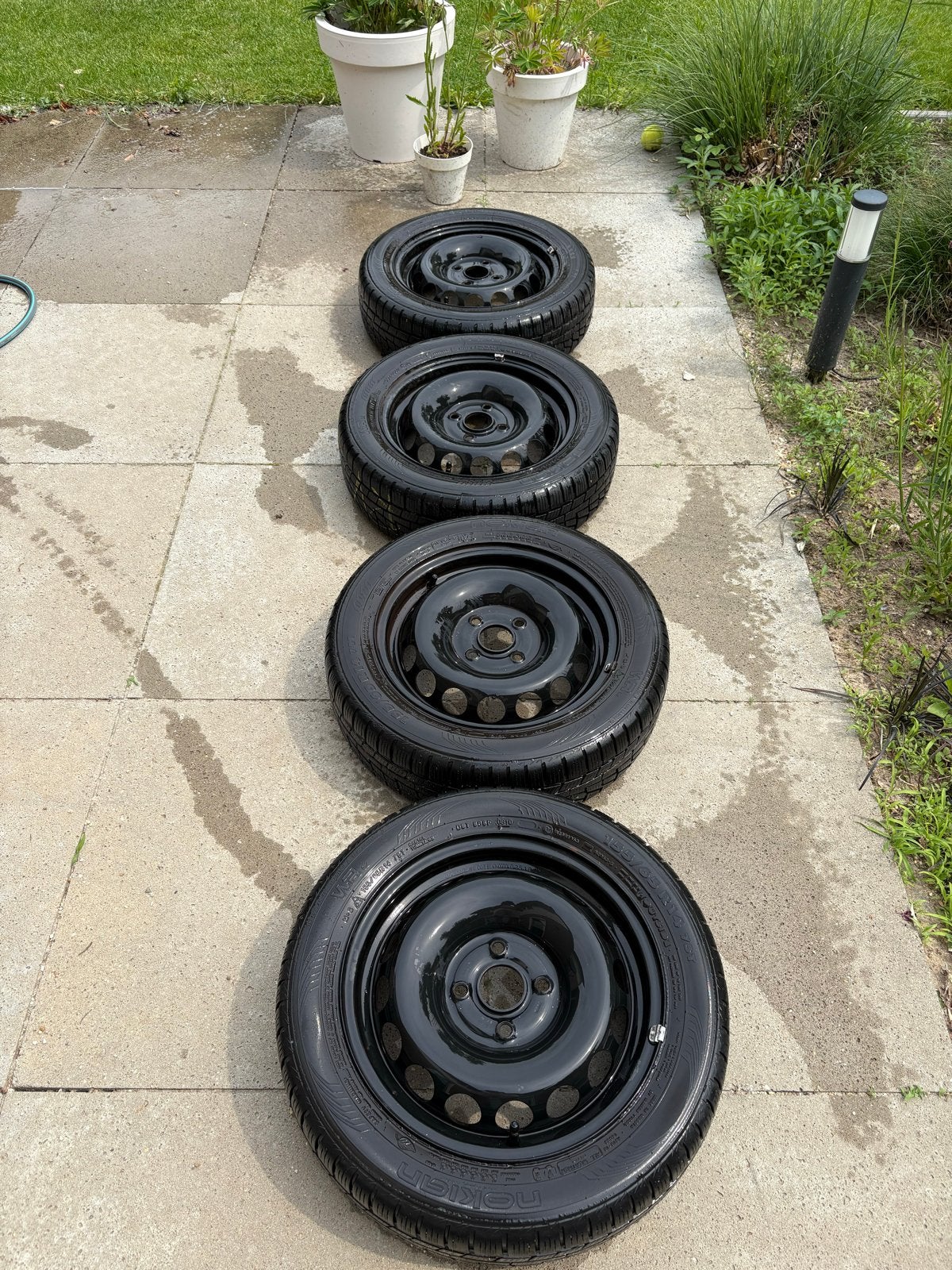 Nokian Winterbanden op stalen velg - 155/65 R14, Ophalen, 14 inch, Gebruikt, 155 mm