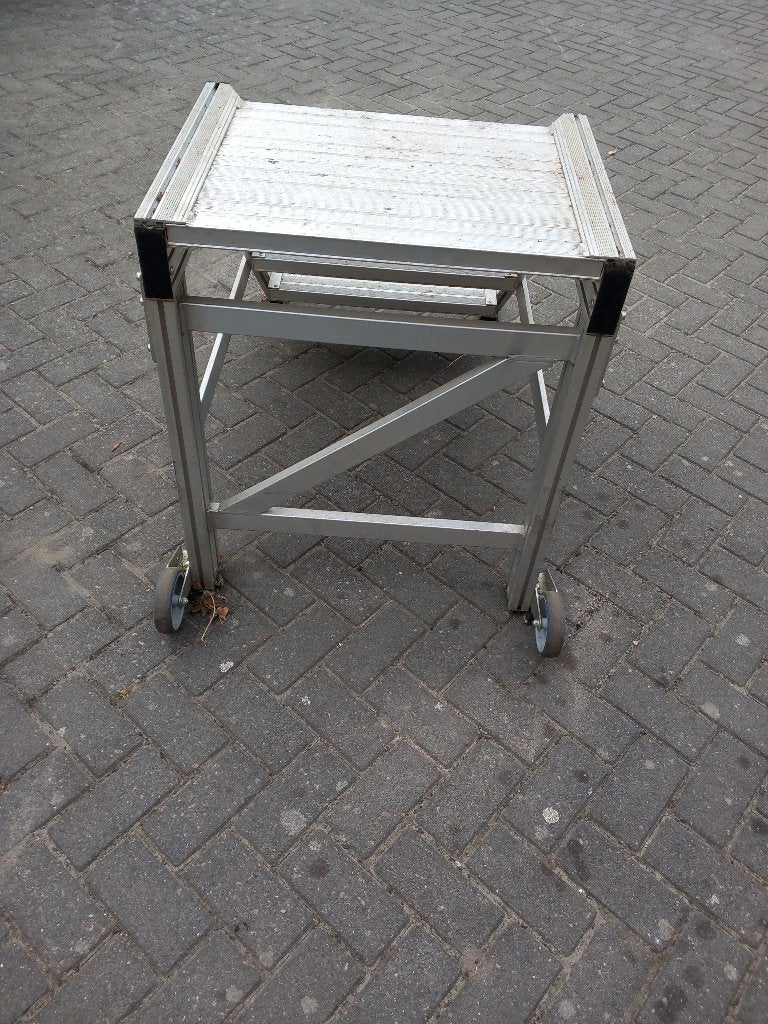 bordes trap, Doe-het-zelf en Verbouw, Ladders en Trappen, Ophalen, Zo goed als nieuw, Minder dan 2 meter