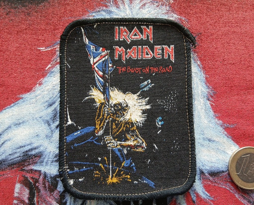 IRON MAIDEN vrij zeldzame 1982 patch 16 beast on the road, Verzamelen, Ophalen of Verzenden, Nieuw, Kleding