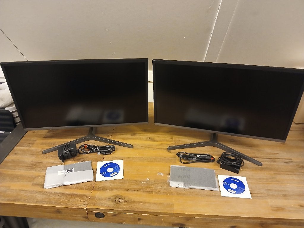 2x Samsung U28H750 4k monitor, Kantelbaar, Minder dan 1 ms, Samsung, HDMI