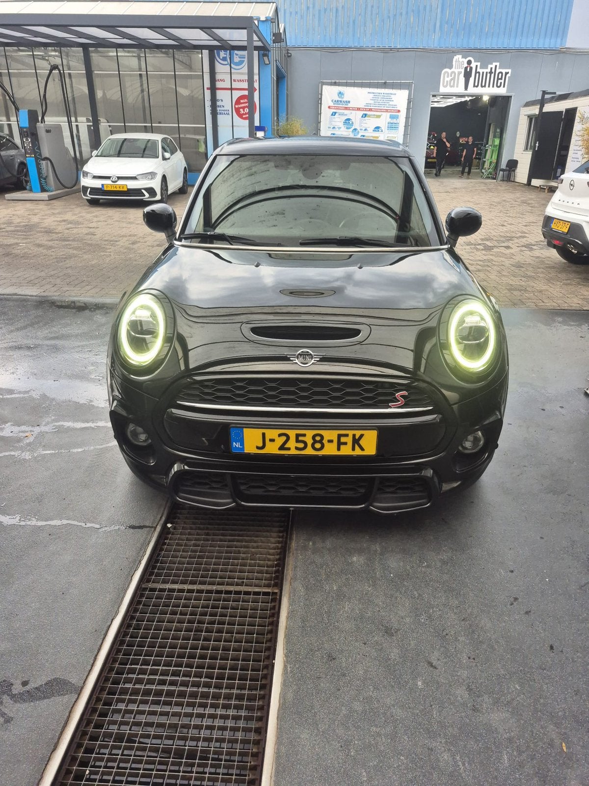 Mini 5-deurs (f55) 2.0 192pk Aut 2020 Zwart, 1998 cc, 15 km/l, Zwart, 1240 kg
