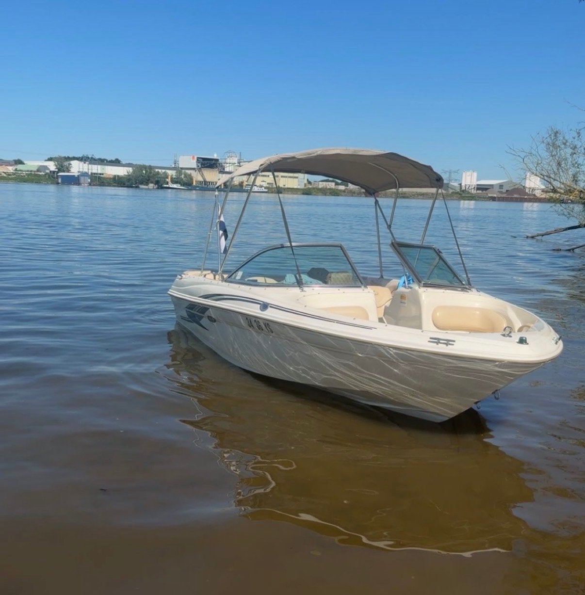 Sea Ray 180 motorboot, Watersport en Boten, Speedboten, Gebruikt, Sea Ray, Benzine, 120 tot 200 pk, Binnenboordmotor, Polyester