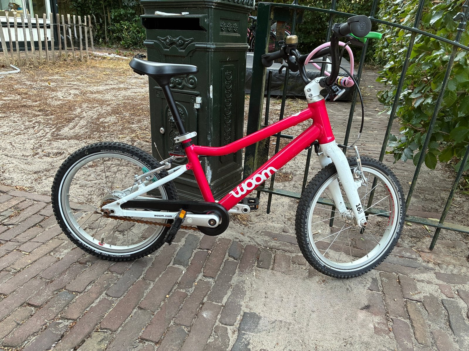 Woom GO Automagic 3 - Hot Pink uit 2025, Ophalen, Zo goed als nieuw, Velgrem, 16 tot 20 inch