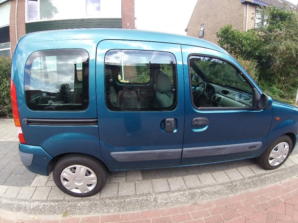 Rolstoelauto Renault Kangoo, 3+1, nette staat, knielsysteem, Stof, 1145 kg, Blauw, 49 €/maand