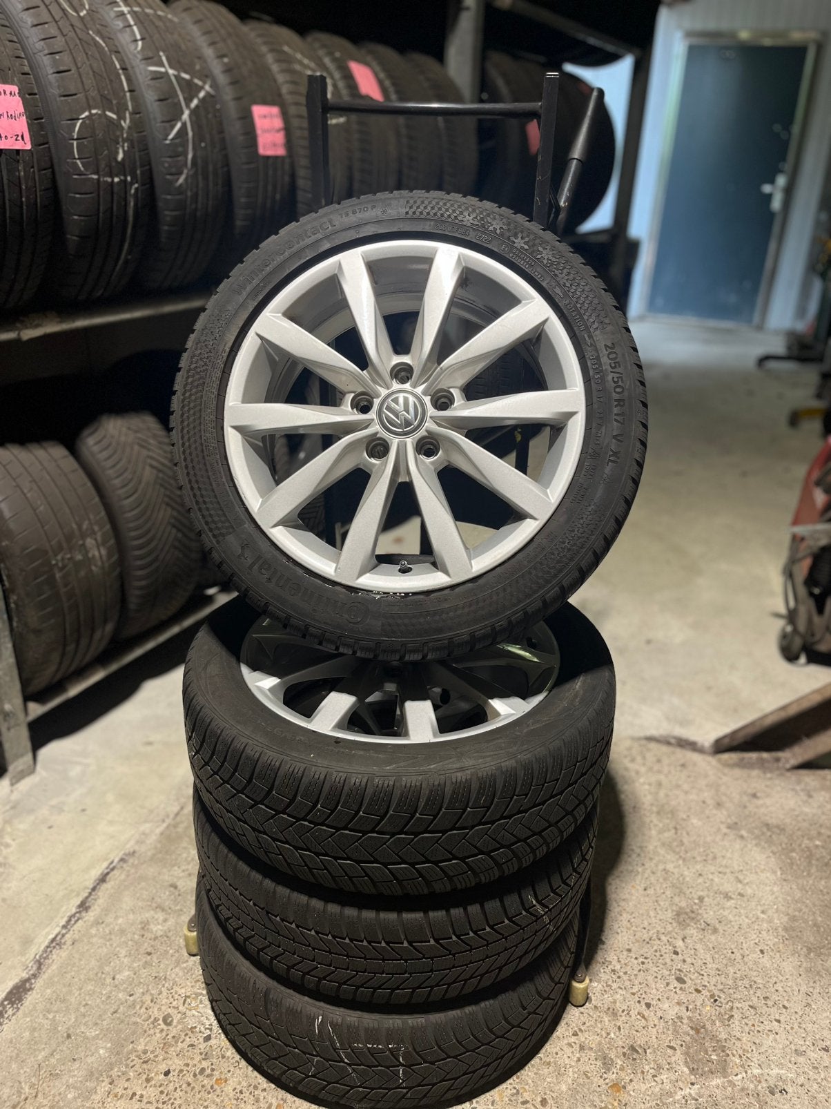 Volkswagen 17”inch winterset Dijon Highline, Auto-onderdelen, Banden en Velgen, Ophalen, Banden en Velgen, 17 inch, 205 mm