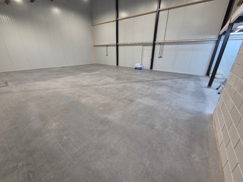 Diverse ruimtes voor opslag 108m2, 86m2, Huur, Opslag of Loods