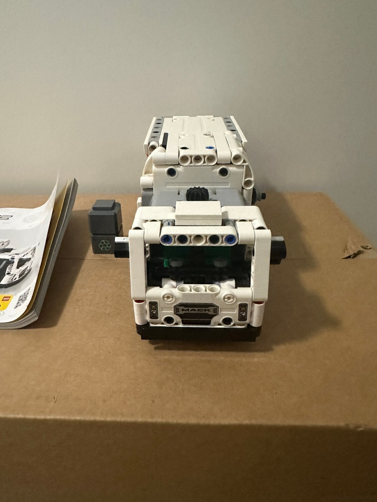 LEGO Technic Mack LR Electric vuilniswagen 42167, Ophalen, Zo goed als nieuw, Overige schalen