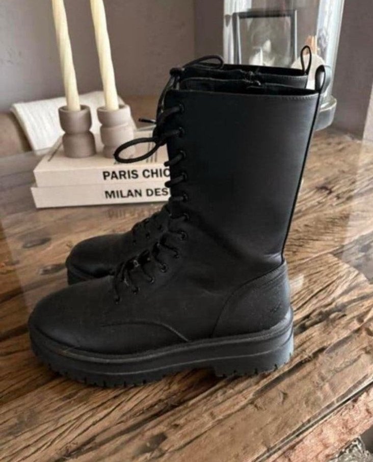 Super gave hoge zwarte chunky hoge boots mt 41, Hoge laarzen, Zwart, Ophalen of Verzenden, Zo goed als nieuw
