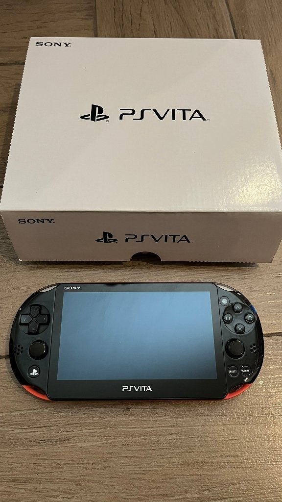 Playstation Vita slim zwart roze met wat games en 32gb card, Ophalen of Verzenden, Gebruikt, Roze, Met games