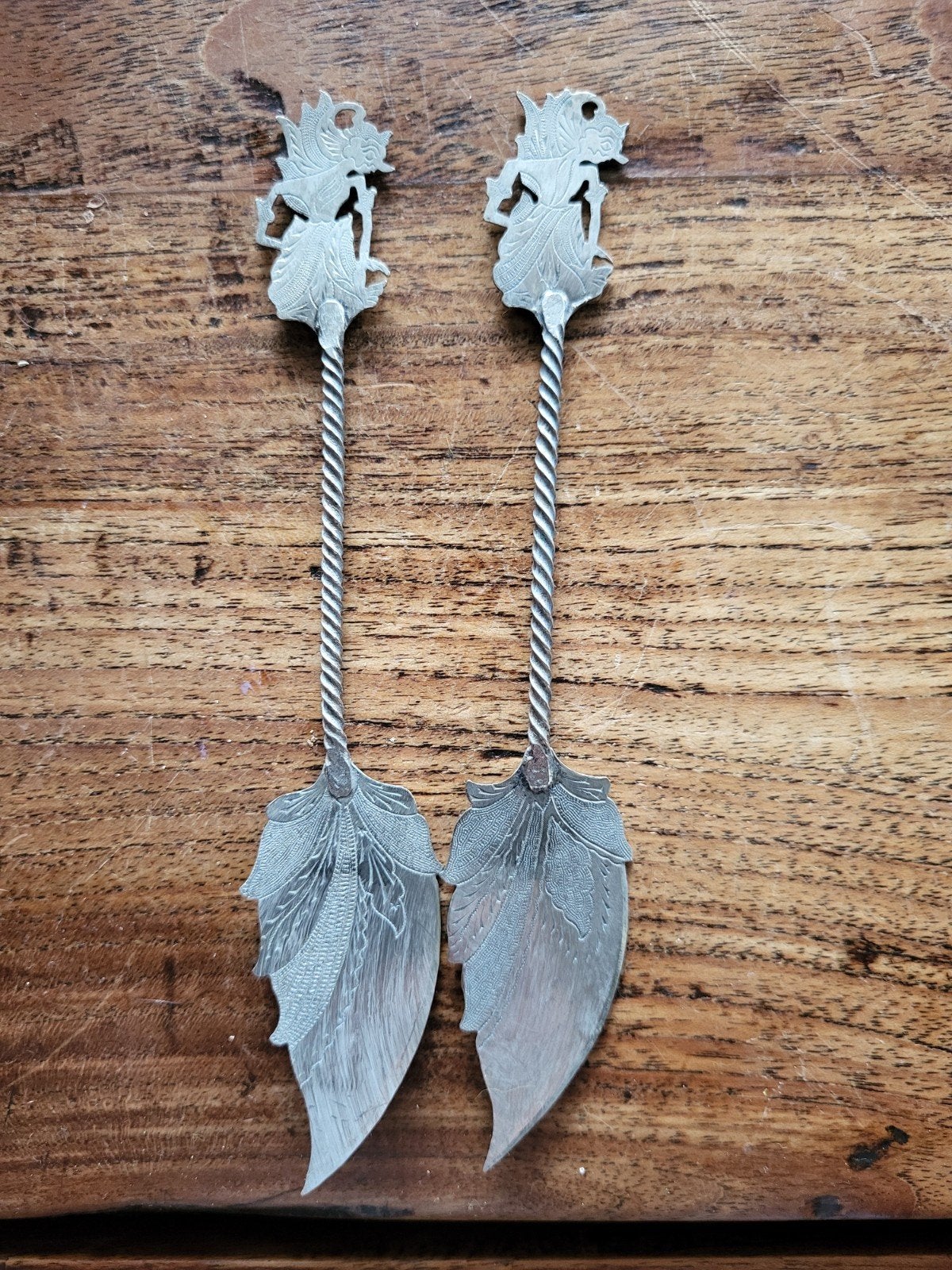 2 Verzilverde Djokja/Wajang Botermesjes/Lepeltjes, Antiek en Kunst, Ophalen of Verzenden