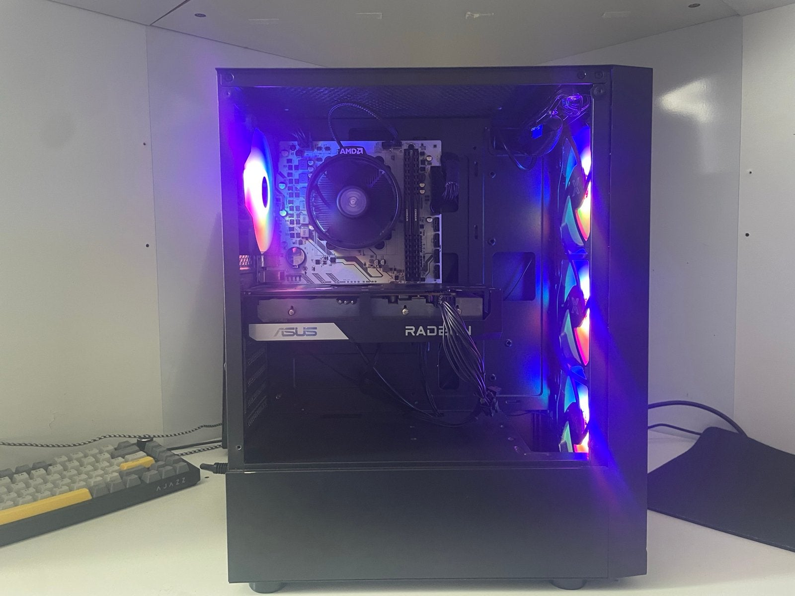 Gaming PC - RX 6600XT, Ryzen 5 3600X, 16GB RAM, 930GB NVMe, Ophalen of Verzenden, Zo goed als nieuw, Gaming, SSD