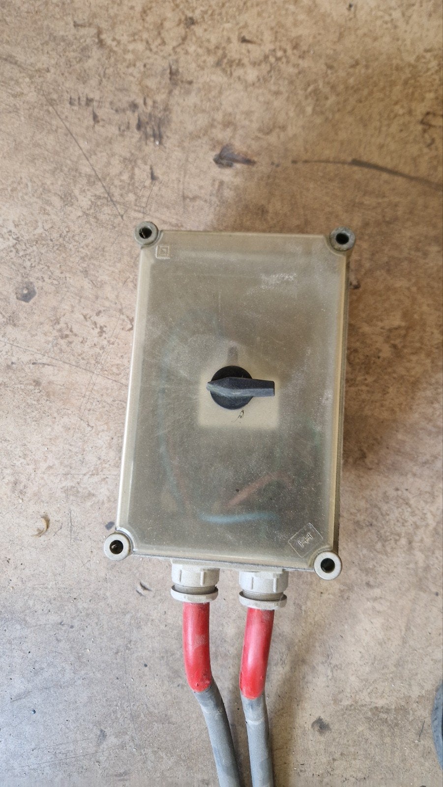 Waterdichte behuizing met schakelaar en 5x16mm2 kabel, Ophalen, Gebruikt, Overige merken, Schakelaar