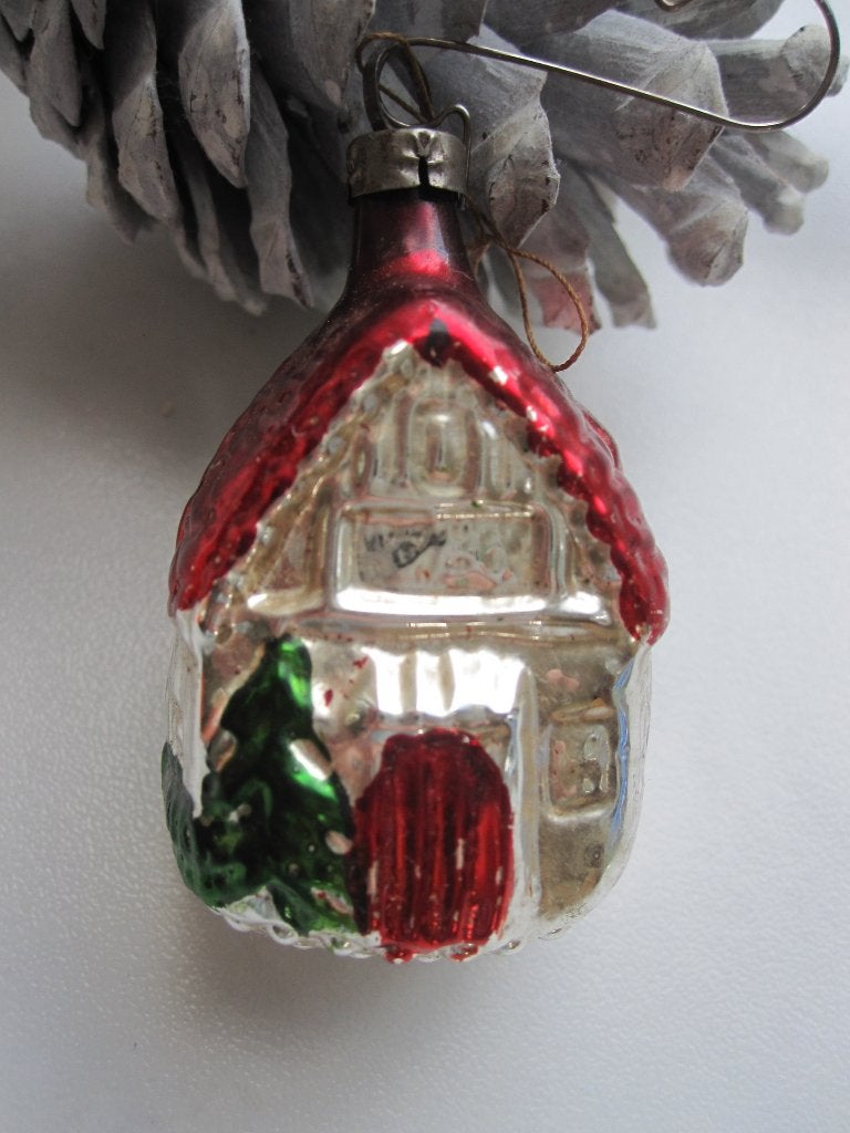 (26) Antieke kerstbal klein huisje in klassieke kerstkleuren, Ophalen of Verzenden, Nieuw