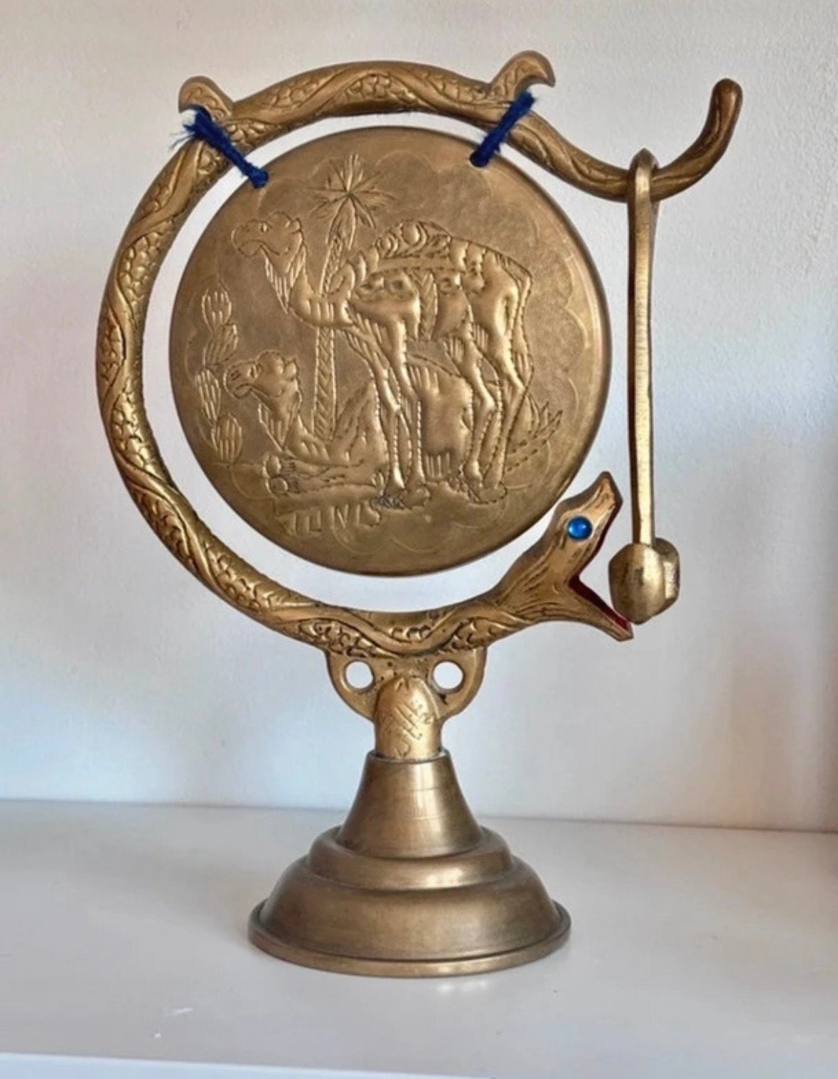 Decoratieve Messing Gong met Kameel Reliëf, Antiek en Kunst, Ophalen of Verzenden