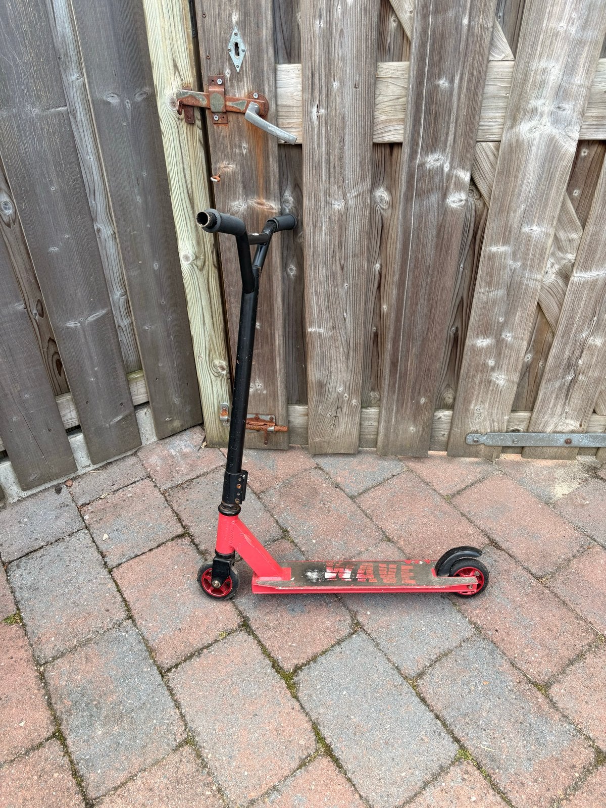 Rode stuntstep - Gebruikt maar in goede staat, Fietsen en Brommers, Steps, Ophalen, Gebruikt, Gewone step