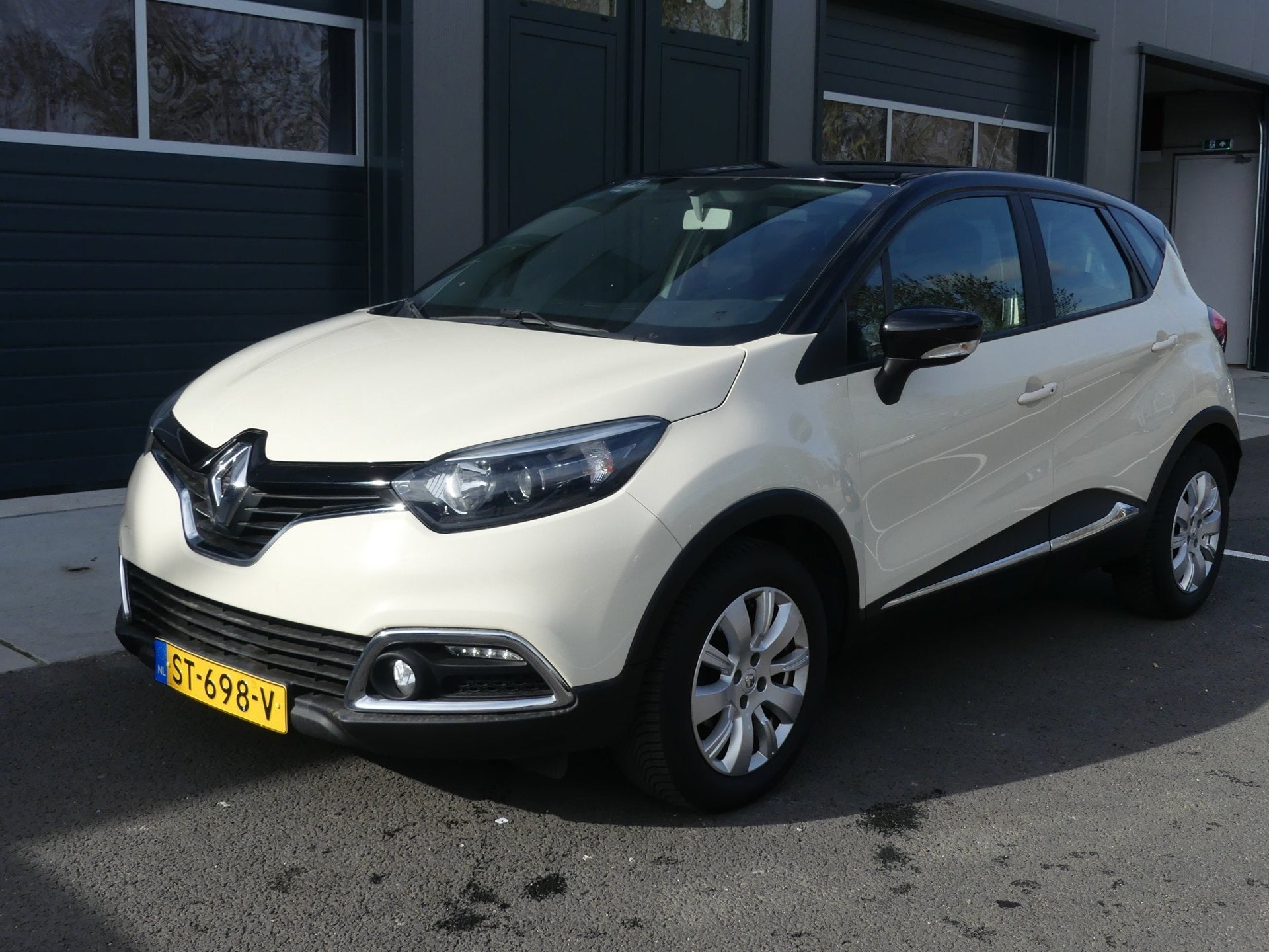 Renault Captur 0.9 TCe Airco / Lmv / Cruise Control /Led, Voorwielaandrijving, Gebruikt, Handgeschakeld, 3 cilinders