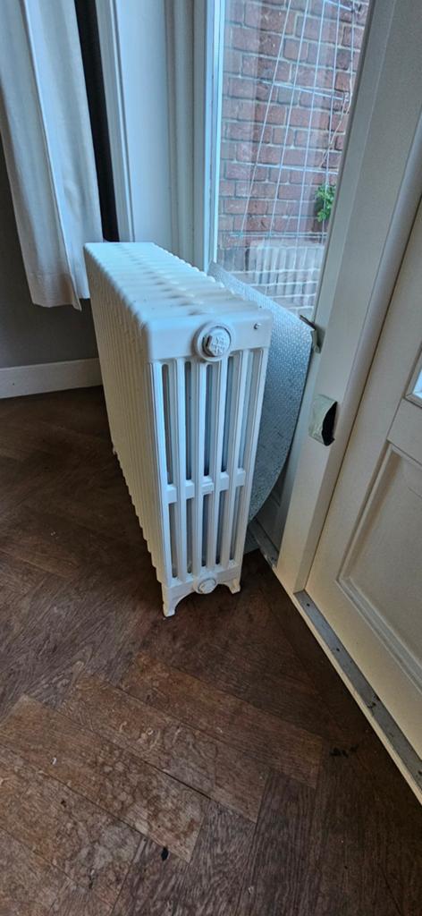 Retro gietijzeren radiatoren, Doe-het-zelf en Verbouw, Verwarming en Radiatoren, Ophalen, Minder dan 60 cm, Radiator, 30 tot 80 cm