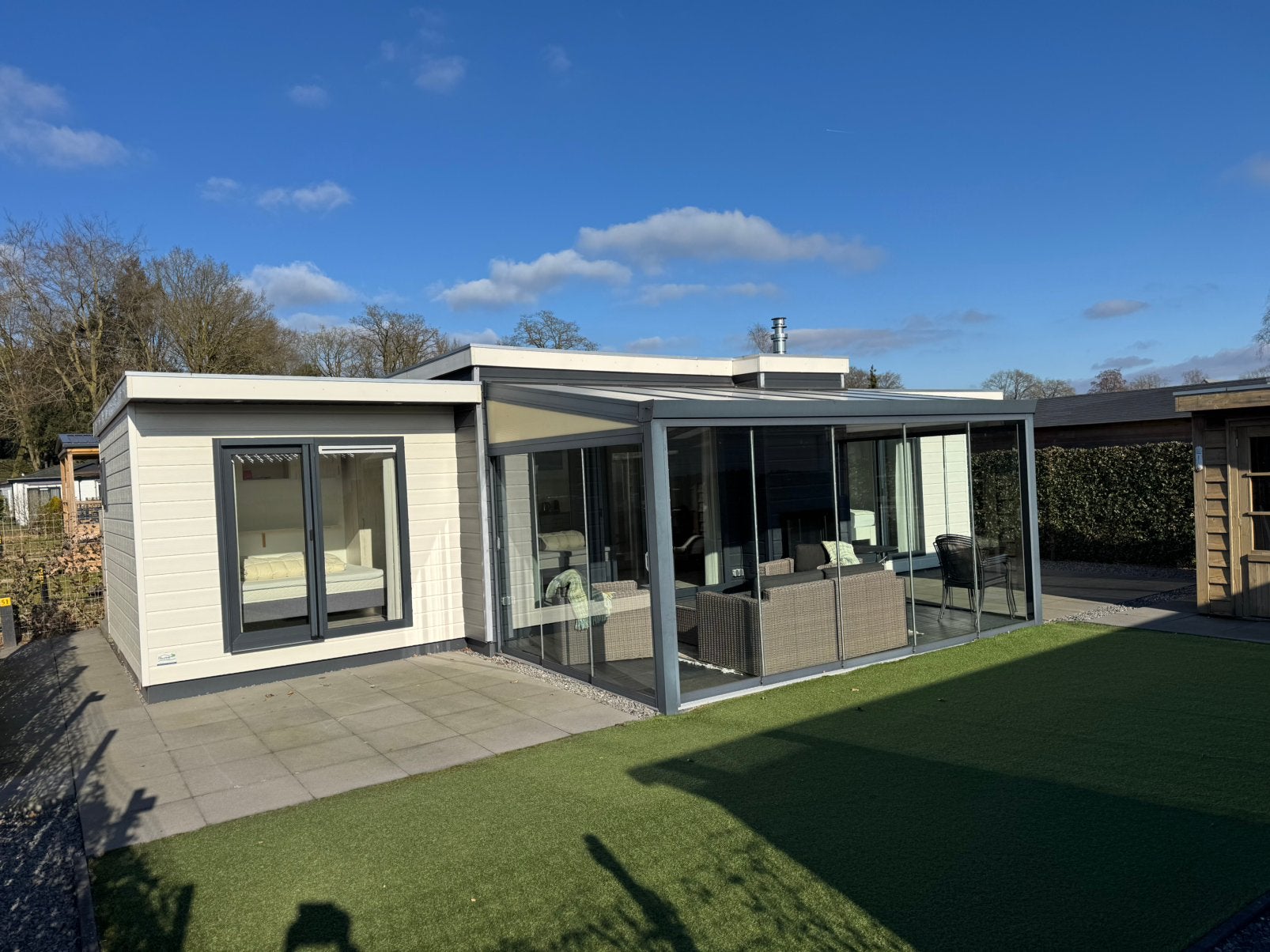 Chalet te koop op 5* recreatiepark, Vakantie, 2 slaapkamers, Recreatiepark, Gelderland en Veluwe, Zwembad