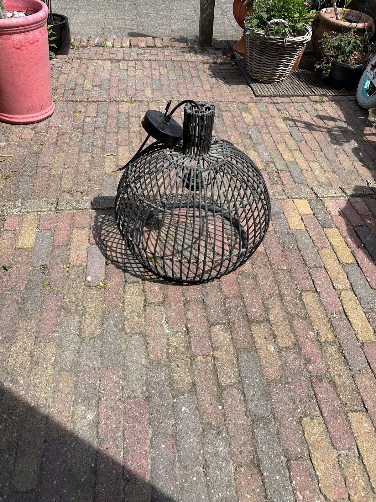 Zwarte rotan hanglamp, bolvormig, Ophalen, Overige materialen, Gebruikt, 50 tot 100 cm
