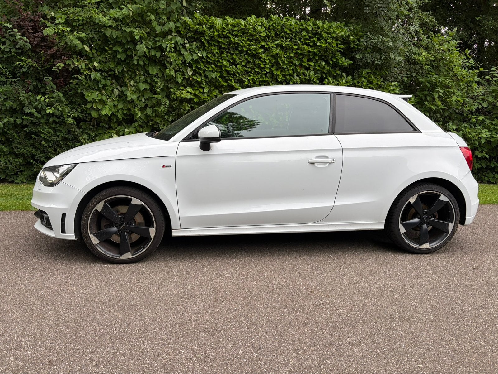 Audi A1 1.4TFSI 132KW S-tronic 2013 Wit, Auto's, Audi, A1, 4 cilinders, 1165 kg, 4 stoelen