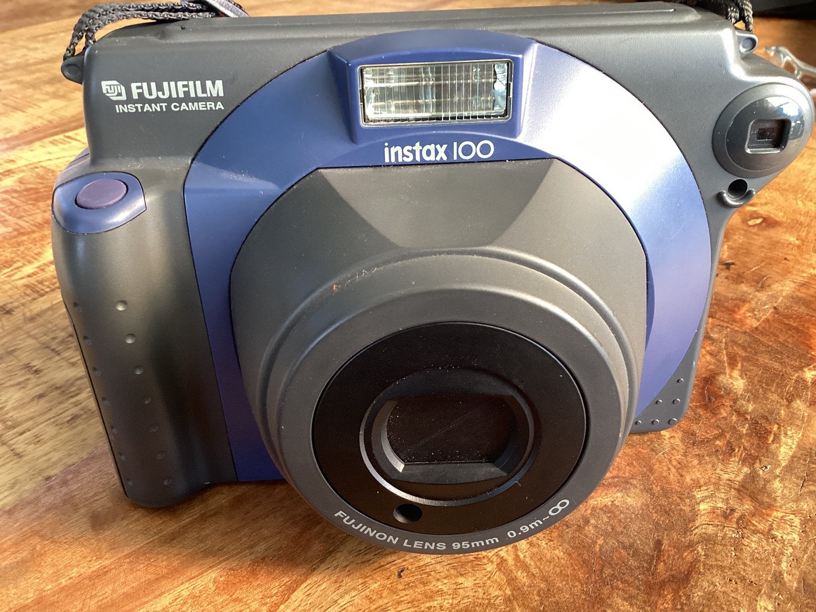 FUJIFILM. INSTAND CAMERA  DE INSTAX 100 MADE IN CHINA, Ophalen, Gebruikt, Polaroid, Fuji