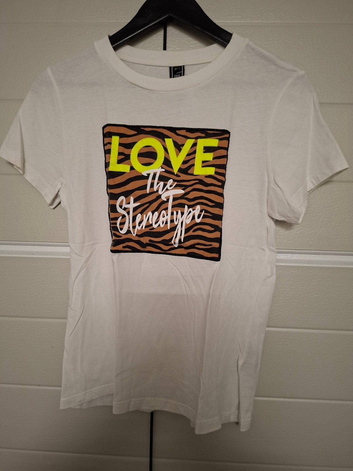 Amy & Ivy T-shirt Maat S - Love The Stereotype, Wit, Ophalen of Verzenden, Amy & Ivy, Korte mouw
