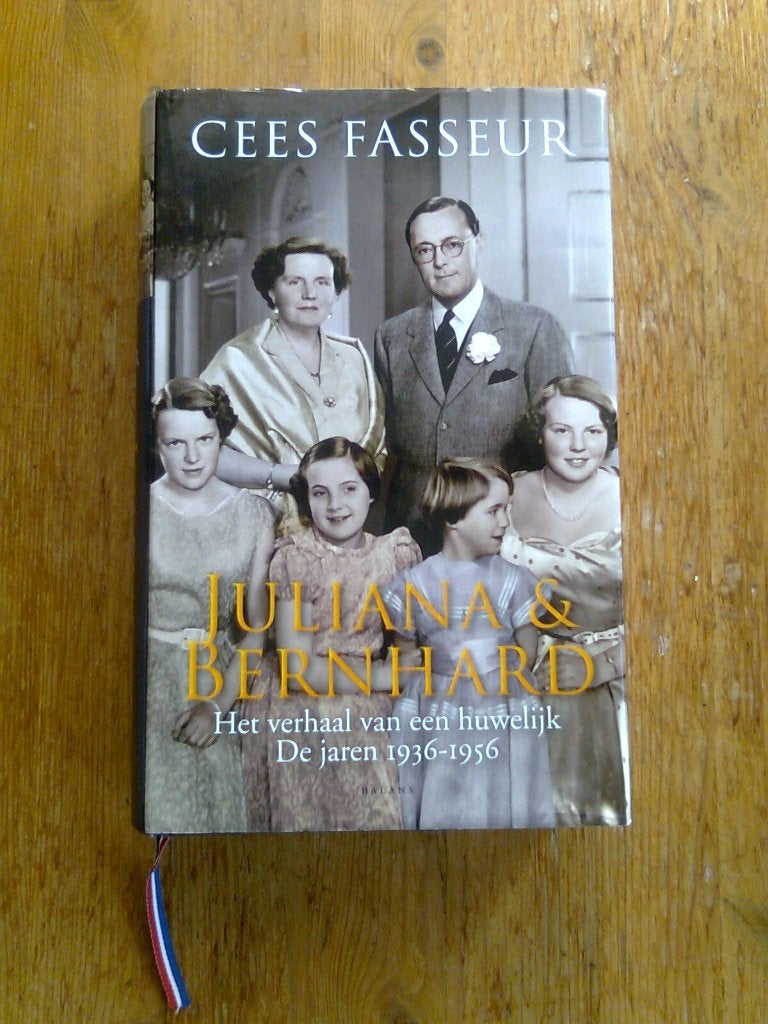 Juliana & Bernhard, het verhaal van een huwelijk, Ophalen of Verzenden, Zo goed als nieuw